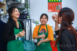 Tiệm giặt là đặc biệt của người khiếm thính tại Hà Nội