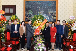 Lãnh đạo Thành ủy Hà Nội chúc mừng Báo Nhân Dân nhân kỷ niệm 70 năm Ngày ra số đầu tiên