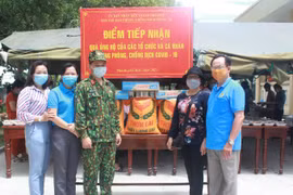 Thừa Thiên Huế: Cụ bà 75 tuổi đập heo đất để mua gạo hỗ trợ khu cách ly