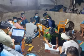 Đắk Lắk: Bắt 12 đối tượng đánh bài ăn tiền giữa mùa dịch