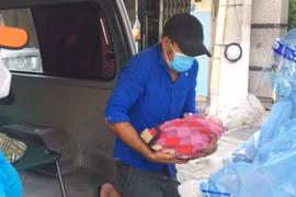 Sản phụ sinh con tại chốt kiểm soát dịch Covid-19