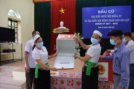 Hà Nội: Nhộn nhịp điểm bầu cử có 80% cử tri dân tộc Mường