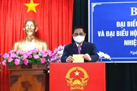 Thủ tướng Phạm Minh Chính hoàn thành việc bỏ phiếu bầu cử tại TP. Cần Thơ