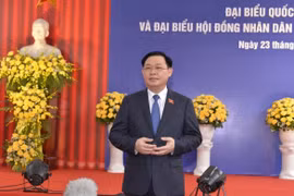 Chủ tịch Quốc hội: Ngày bầu cử trong đại dịch COVID-19 thấy được sức mạnh trùng trùng, điệp điệp của nhân dân