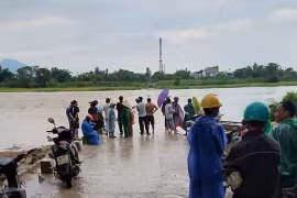 Quảng Nam: 5 người bị lũ cuốn trôi khi gánh hàng đi chợ