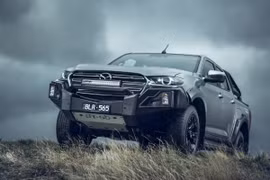 Mazda BT-50 Thunder có giá đắt hơn bản tiêu chuẩn gần 10.000 USD