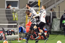 Pogba giúp MU vào tứ kết Europa League