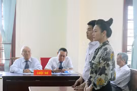 Nhật Kim Anh tận hưởng hạnh phúc bên con trai sau chuỗi ngày "chiến đấu" với chồng cũ