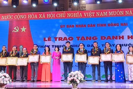 Trao tặng danh hiệu "Thầy thuốc Nhân dân" cho Giám đốc Sở Y tế Đồng Nai