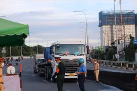 Hà Nội: Cảnh báo hiện tượng nhận làm thẻ nhận diện “luồng xanh” có thu tiền
