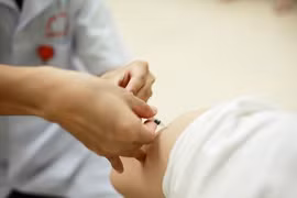 Hà Nội: Cho phép người nhập cảnh tiêm đủ liều vắc xin COVID-19 cách ly tập trung 7 ngày