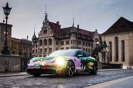 Porsche Taycan phiên bản Queen of the Night sắp được rao bán