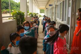 Hà Nội: Sáng nay (2/3), hơn 2 triệu học sinh của Thủ đô bắt đầu đi học trở lại