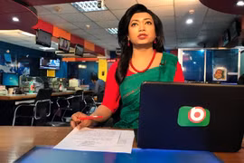 Người chuyển giới đầu tiên lên sóng truyền hình trong vai trò MC ở Bangladesh