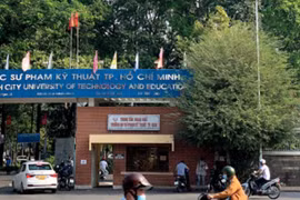 Vì sao chưa giải quyết dứt điểm đơn từ chức của Chủ tịch Hội đồng Trường ĐH Sư phạm Kỹ thuật TP. HCM?