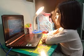 Thủ tướng yêu cầu khẩn trương triển khai Chương trình "sóng và máy tính cho em"