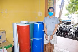 Thủ kho chi nhánh của Công ty cổ phần Tập đoàn Hoa Sen bị bắt