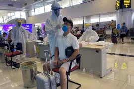 Hành khách đi máy bay từ vùng dịch cấp độ 4 phải có kết quả xét nghiệm âm tính