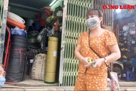 Người dân vẫn bán hàng không thiết yếu bất chấp lệnh giãn cách xã hội