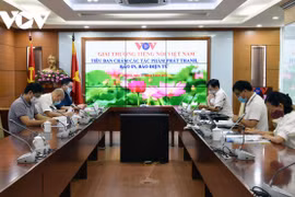 Nhiều tác phẩm nêu cao tinh thần quyết tâm phòng chống dịch trên khắp mọi miền đất nước