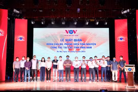Hàng chục phóng viên, biên tập viên Đài Tiếng nói Việt Nam xung phong lên đường vào tâm dịch phía Nam công tác