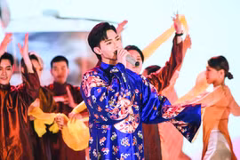 Erik - Từ “Hoàng tử nhạc phim” đến quán quân “The Heroes 2021"