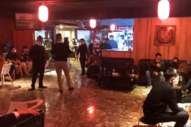 Hoạt động karaoke tại Hà Nội phức tạp, lực lượng chức năng vất vả để xử lý
