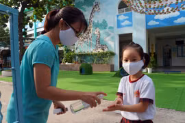 Hà Nội sẽ tiếp tục xem xét hỗ trợ giáo viên mầm non ngoài công lập gặp khó khăn