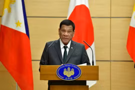 Philippines tăng cường hạn chế COVID-19 ở Manila, cấm đi lại với một số quốc gia