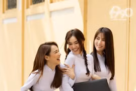 Trường Giang động viên bà xã giữa tâm điểm bị tố 'mắc bệnh ngôi sao'