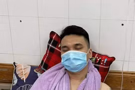 Khắc Việt hủy loạt show diễn vì gãy cổ tay