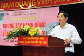 Báo điện tử Đảng Cộng sản Việt Nam tổ chức giao lưu trực tuyến "Chung tay hành động vì an toàn thực phẩm"