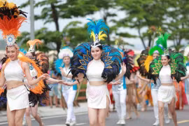 Hạ Long: Rộn rã mùa lễ hội giữa lòng kỳ quan 