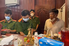 Bắt tạm giam bị can về tội “rửa tiền” liên quan đến trùm buôn lậu Mười Tường