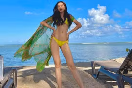 Đỗ Thị Hà khoe vóc dáng quyến rũ trong loạt ảnh bikini