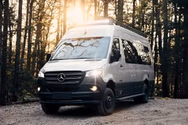 Mercedes Sprinter được hãng Airstream nâng cấp thành xe dã ngoại đầy đủ trang bị tiện nghi