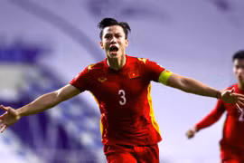 Highlights Malaysia 1-2 Việt Nam: Quế Ngọc Hải ghi bàn quyết định