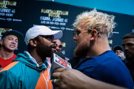 “Độc cô cầu bại” Floyd Mayweather sẽ so găng với em trai Paul Logan với một điều kiện