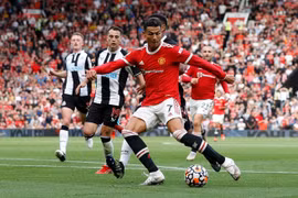 Cựu HLV Sir Alex Ferguson nói gì sau màn ra mắt hoàn hảo của Ronaldo?