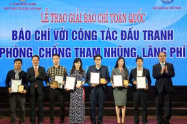 Gia hạn nhận tác phẩm dự Giải báo chí toàn quốc chống tham nhũng đến 31/8
