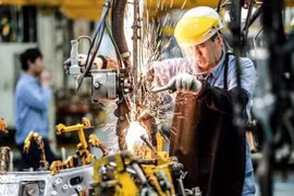 GDP Việt Nam không về đích đúng hẹn… do năng suất lao động thấp