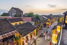 Phố cổ Hội An thuộc top 10 điểm du lịch không có ô tô đẹp nhất thế giới