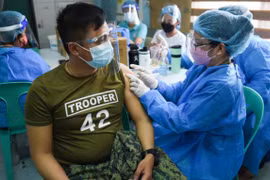 Philippines mua 40 triệu liều vắc xin COVID của Pfizer trong đơn hàng kỷ lục