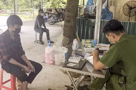Lai Châu: Xử phạt 7,5 triệu đồng/người 4 trường hợp trốn khai báo y tế