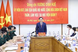 Chủ tịch Quốc hội: Vaccine là “vũ khí” quan trọng, quyết định để chấm dứt và chiến thắng bệnh tật