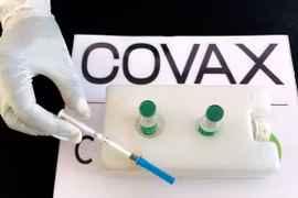 WHO cảnh báo cuộc chiến chống COVID bị đe dọa, kêu gọi tài trợ vắc xin cho châu Phi