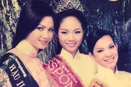 Top 3 Hoa hậu Việt Nam 2002 hội ngộ trong bộ ảnh sau gần 20 năm