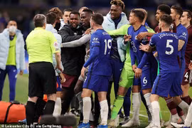 Chelsea và Leicester bị Liên đoàn Bóng đá Anh xử phạt?