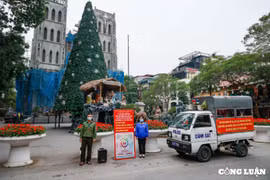 Hà Nội lập 10 chốt quanh Nhà thờ Lớn dịp Lễ Giáng sinh năm 2021