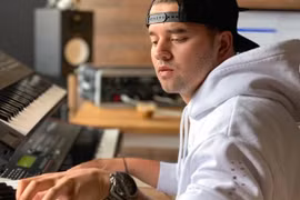 Lý lịch khủng của Robin Wesley, người tố 'Có chắc yêu là đây' đạo nhạc